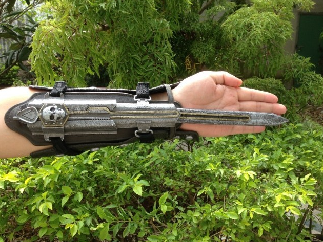 Assassin's Creed IV Black Flag Edward Cosplay Hidden Blade